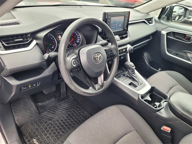Used 2019 Toyota RAV4 LE image 7