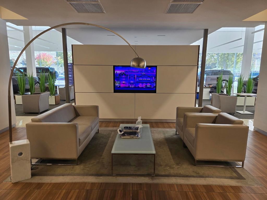 New 2026 Land Rover Defender 110 X-Dynamic SE AWD/4WD image 28