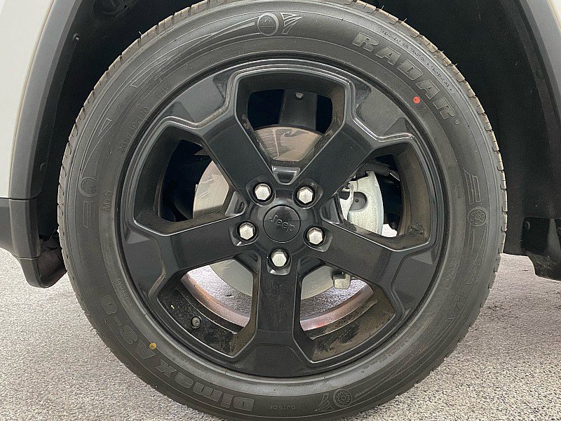 Used 2020 Jeep Grand Cherokee Laredo image 23