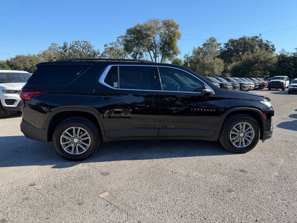 Used 2022 Chevrolet Traverse LT image 7