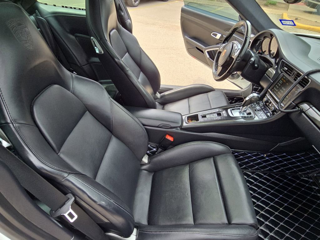 Used 2015 Porsche 911 Turbo S image 10