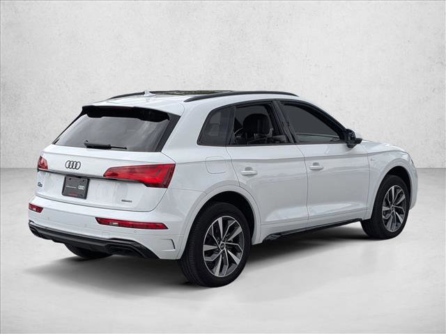 Certified 2024 Audi Q5 2.0T Premium w/ Summer of Audi Package AWD/4WD image 5