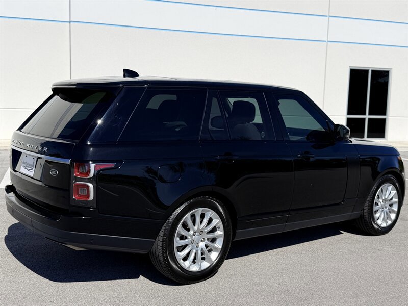 Used 2018 Land Rover Range Rover HSE AWD/4WD image 4