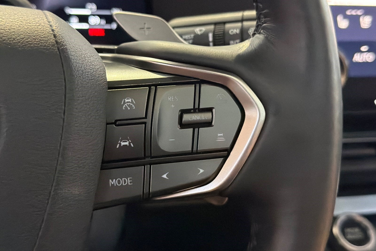 Certified 2025 Lexus GX 550 w/ Cold Area Package AWD/4WD image 30