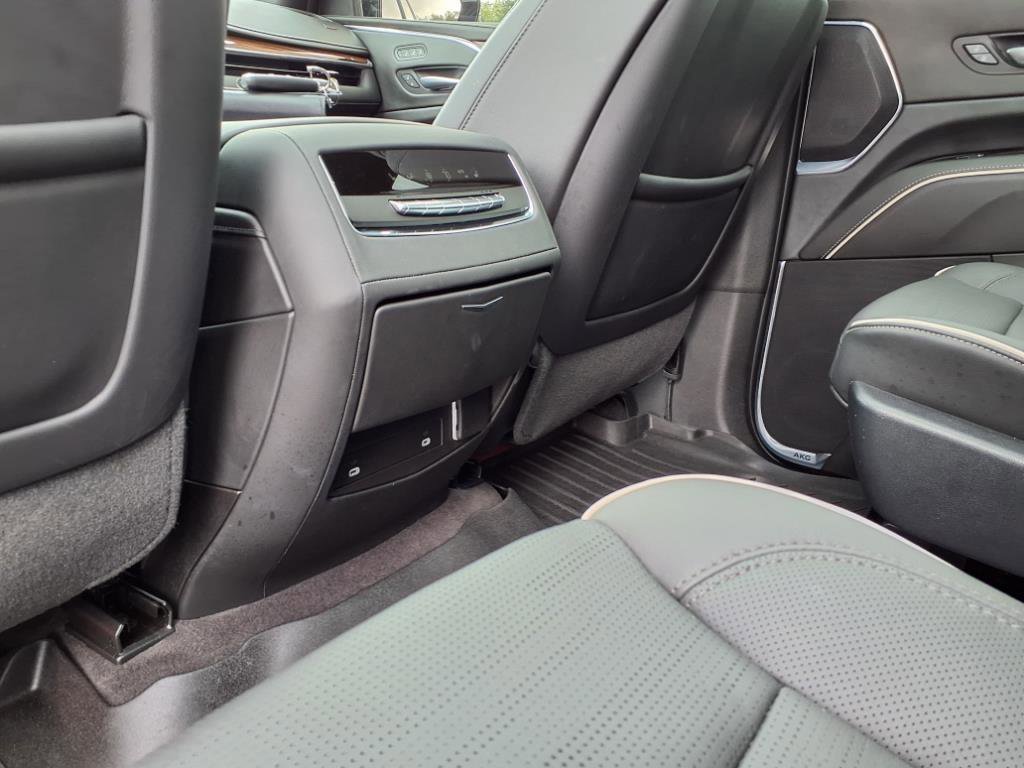 Used 2023 Cadillac Escalade Premium Luxury w/ Performance Package image 23