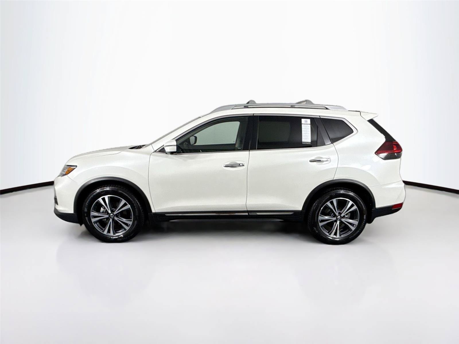 Used 2018 Nissan Rogue SL w/ Premium Package FWD image 14