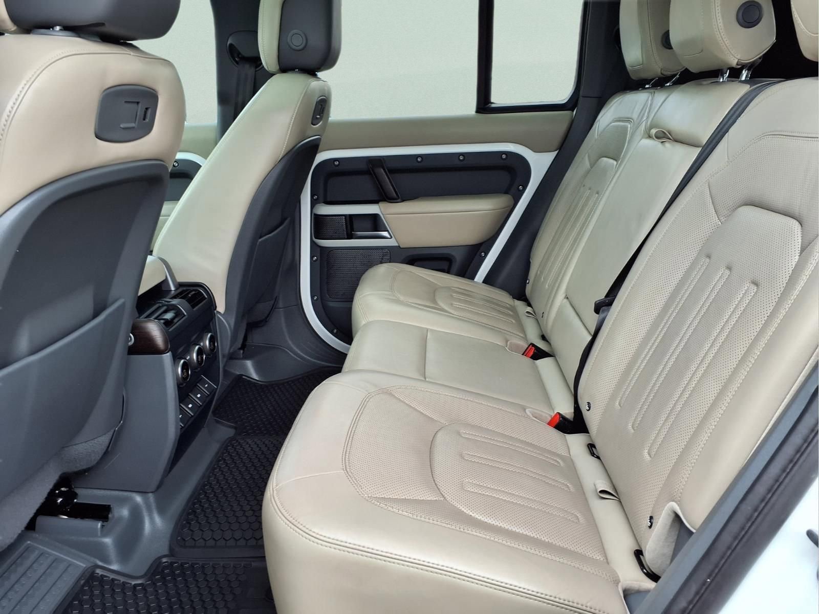 Used 2020 Land Rover Defender 110 HSE image 12