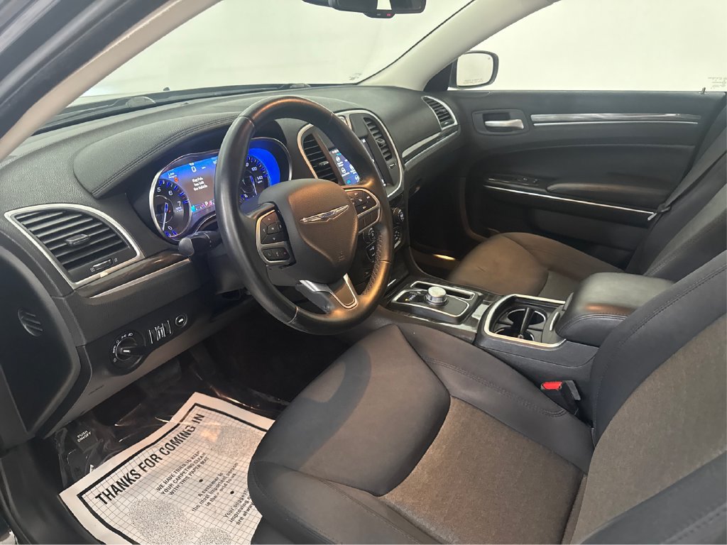Used 2018 Chrysler 300 Touring RWD image 17