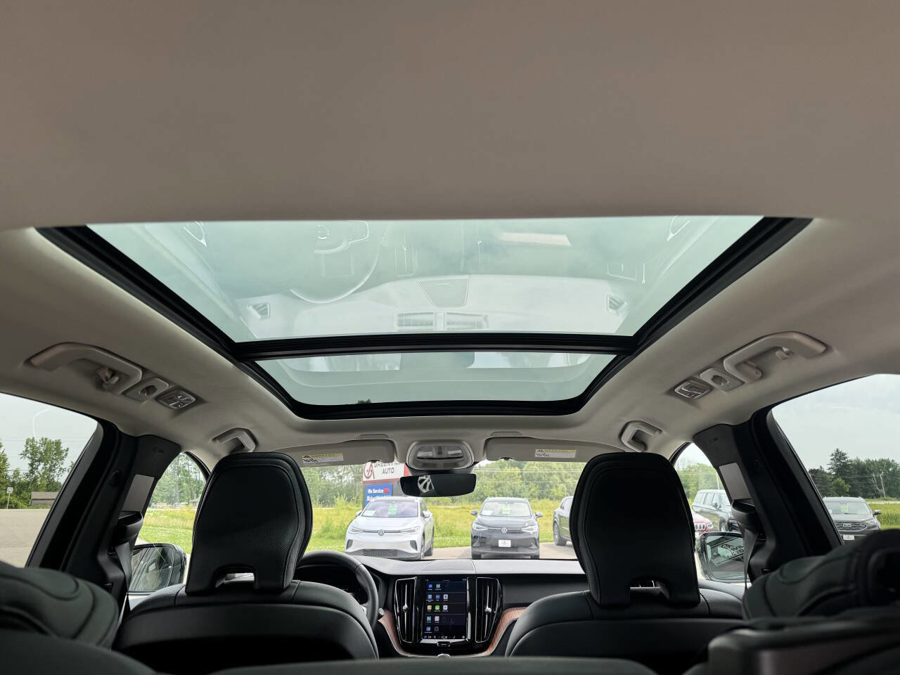 Used 2024 Volvo XC60 B5 Plus image 20