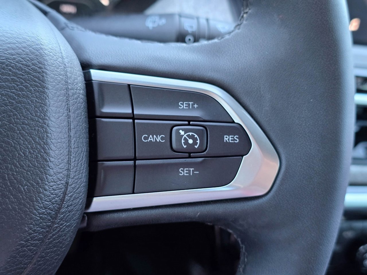 Used 2024 Jeep Compass Latitude w/ Convenience Group image 24