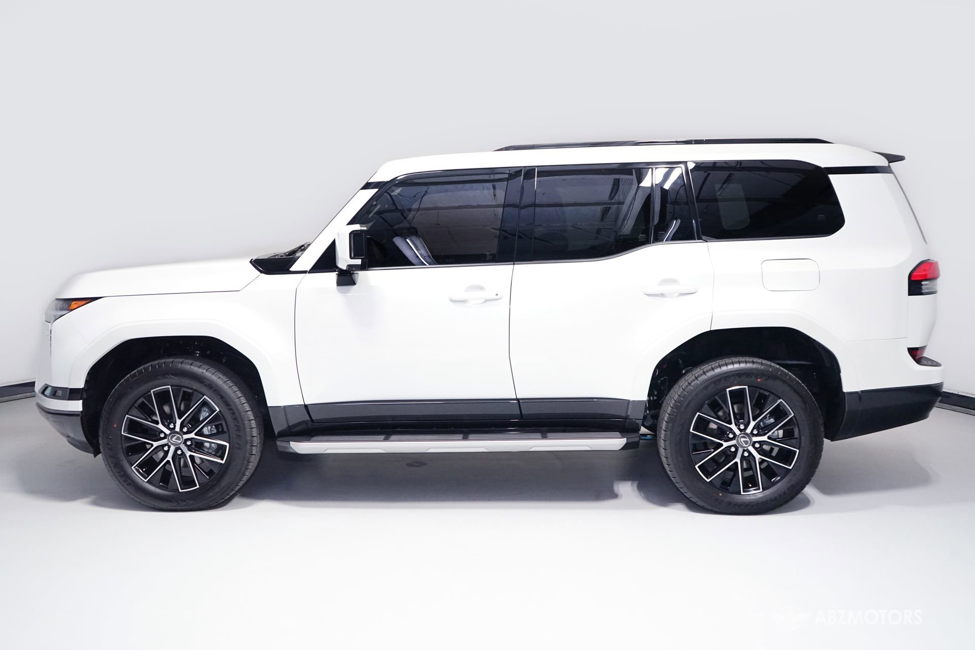 Used 2026 Lexus GX 550 w/ Cold Area Package AWD/4WD image 4