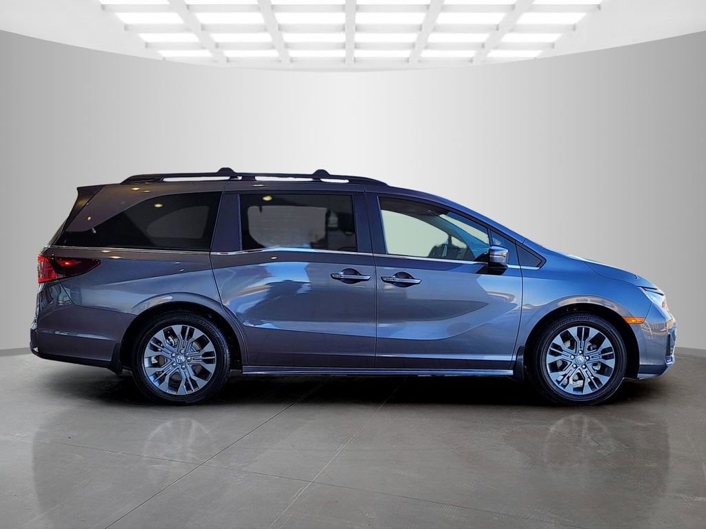 Used 2026 Honda Odyssey Touring image 3