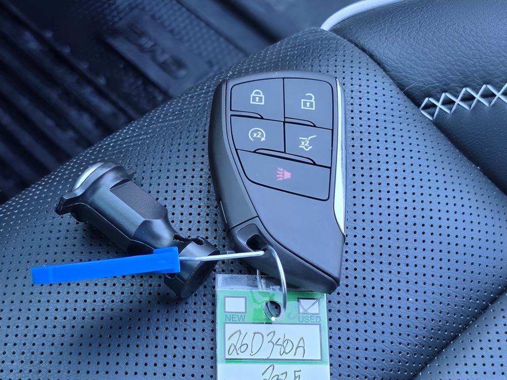 Used 2025 GMC Acadia Denali w/ Super Cruise Package image 38