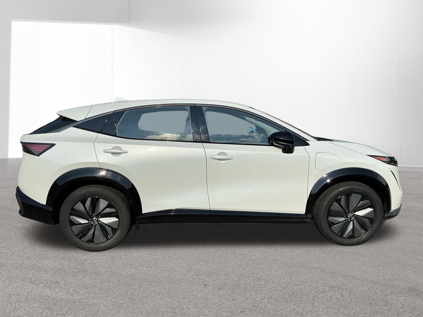 Used 2024 Nissan Ariya AWD image 2