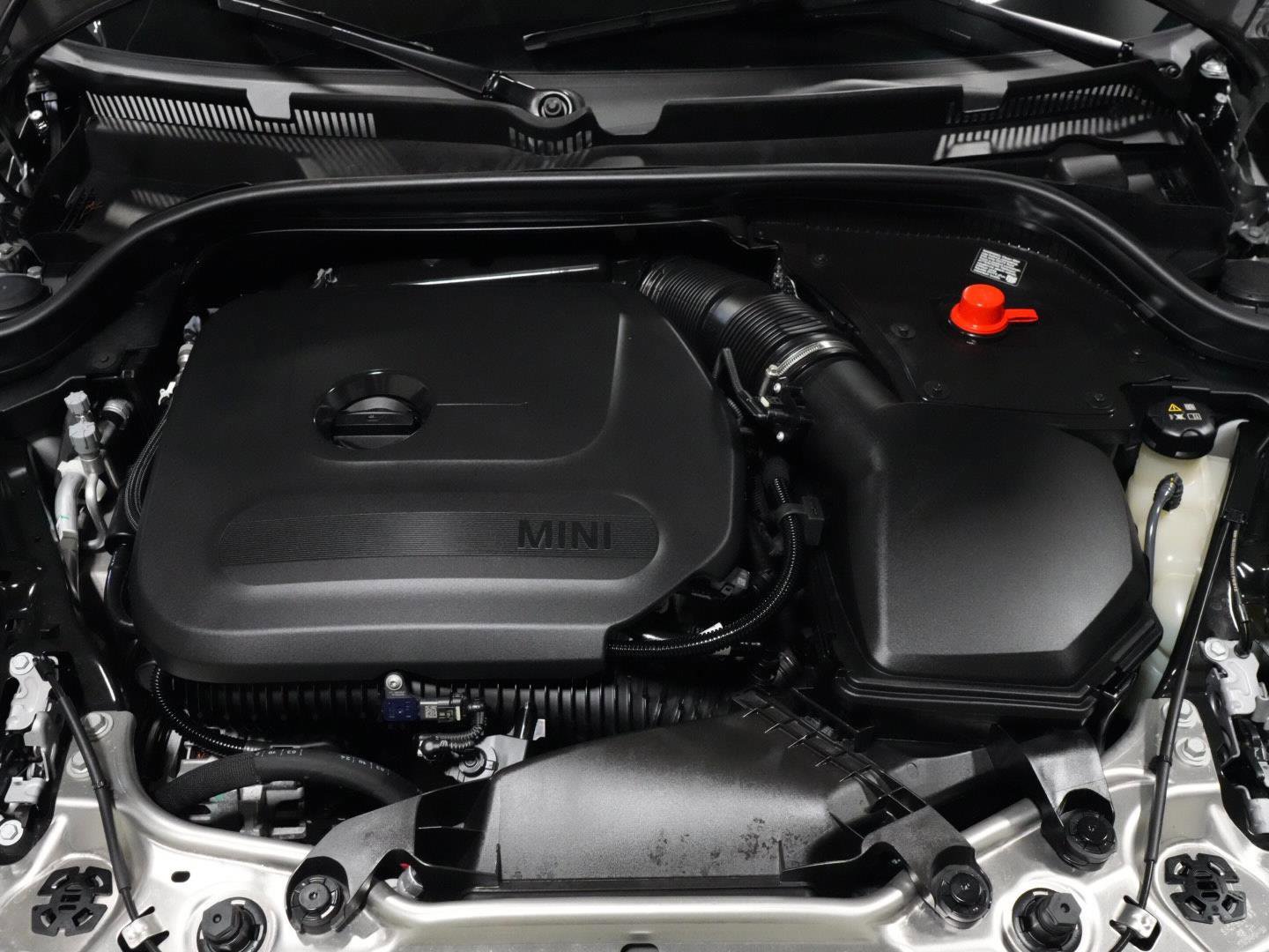 Certified 2025 MINI Cooper 2-Door Hardtop image 26