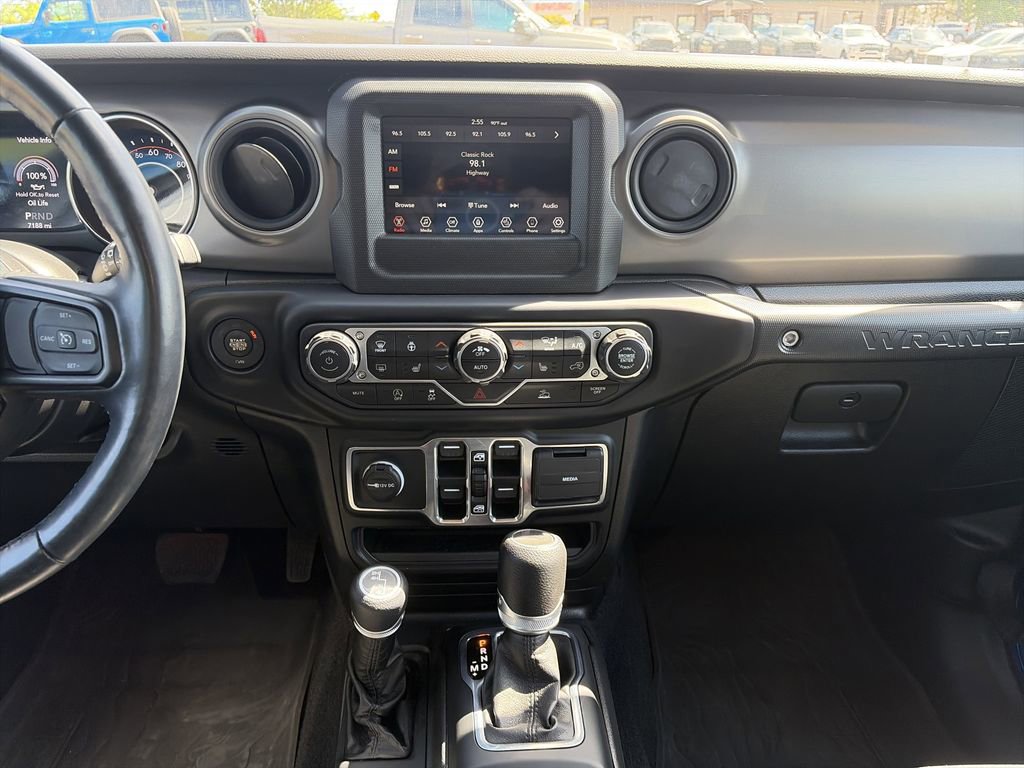 Used 2022 Jeep Wrangler Unlimited Sport AWD/4WD image 16