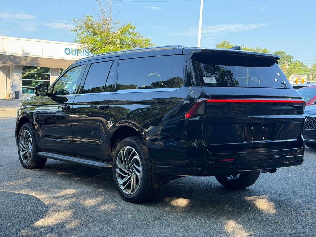 New 2027 Lincoln Navigator L Premier AWD/4WD image 4