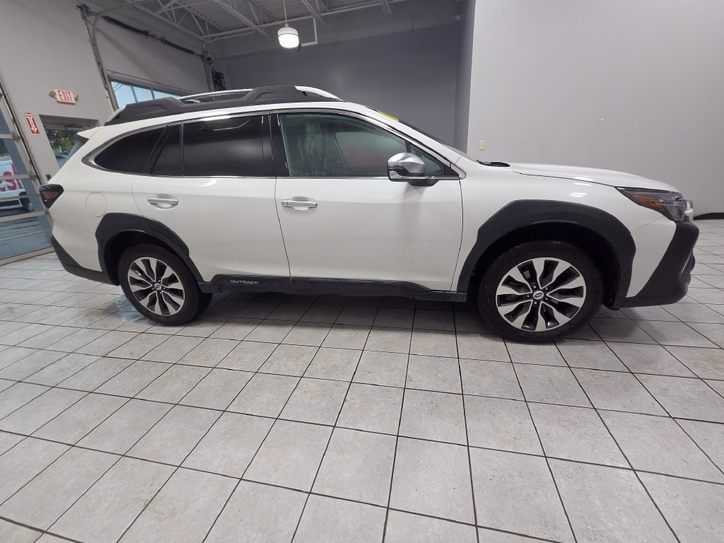 Used 2025 Subaru Outback Touring XT AWD/4WD image 13