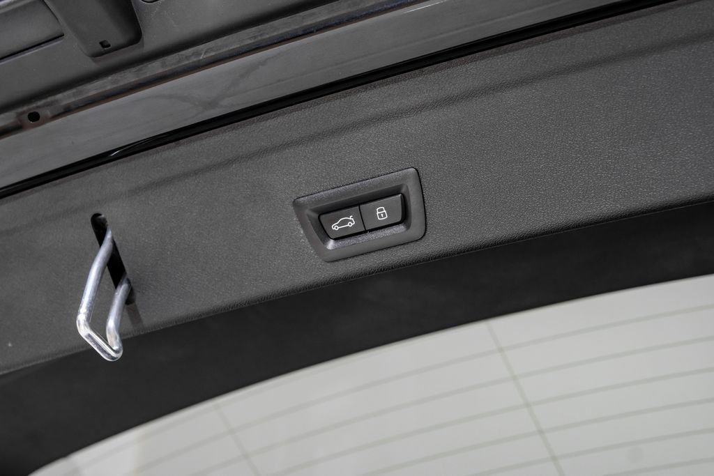 Used 2025 BMW X6 M Competition w/ Executive Package image 56