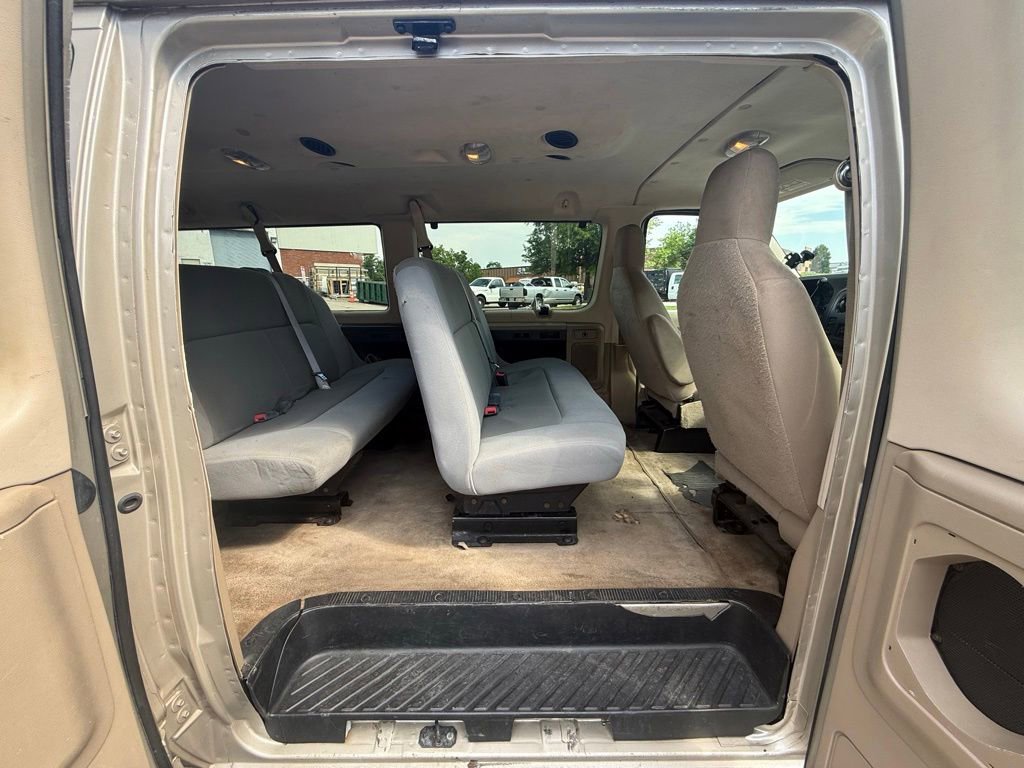 Used 2013 Ford E-350 and Econoline 350 XLT RWD image 15