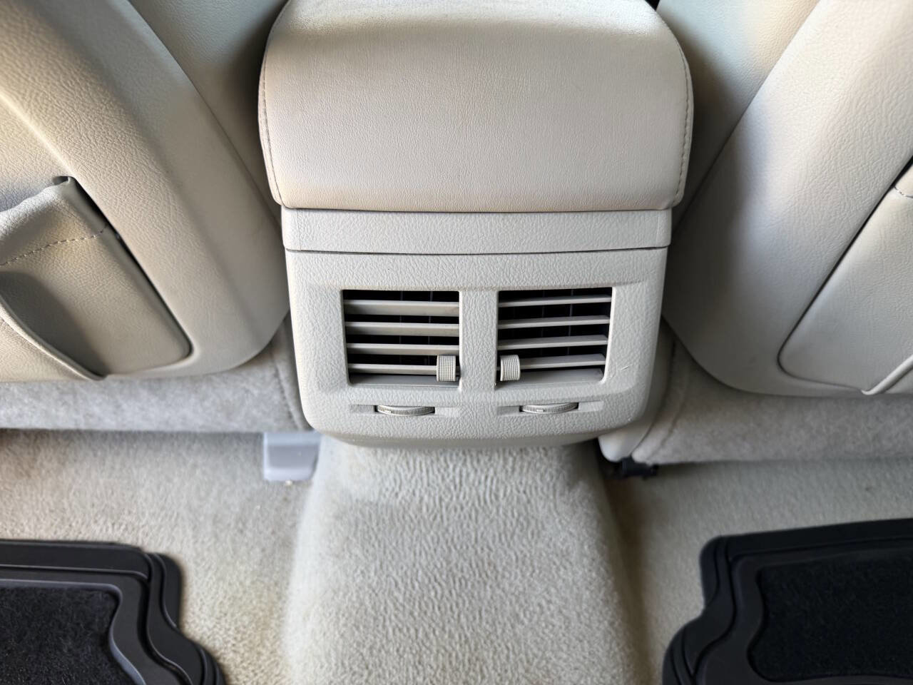 Used 2011 Toyota Avalon Limited FWD image 18