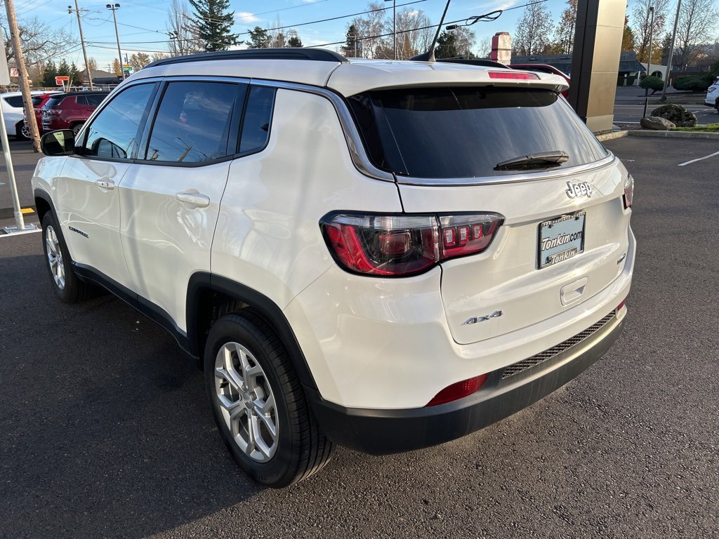 Used 2024 Jeep Compass Latitude image 7