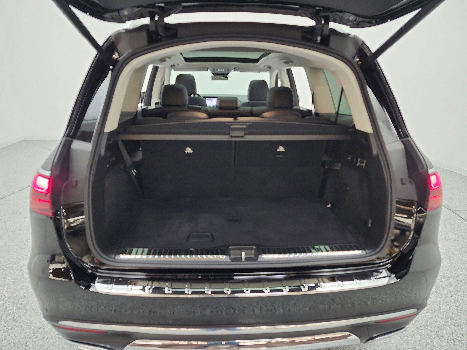 Certified 2026 Mercedes-Benz GLS 450 4MATIC image 28