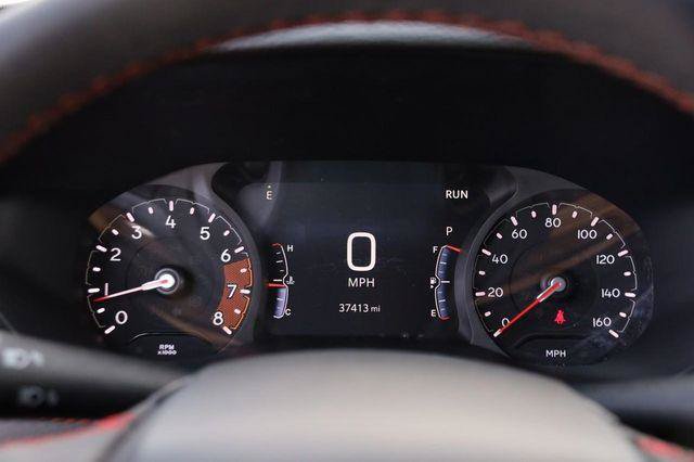 Used 2025 Jeep Compass Trailhawk w/ Trailer Tow Group AWD/4WD image 13