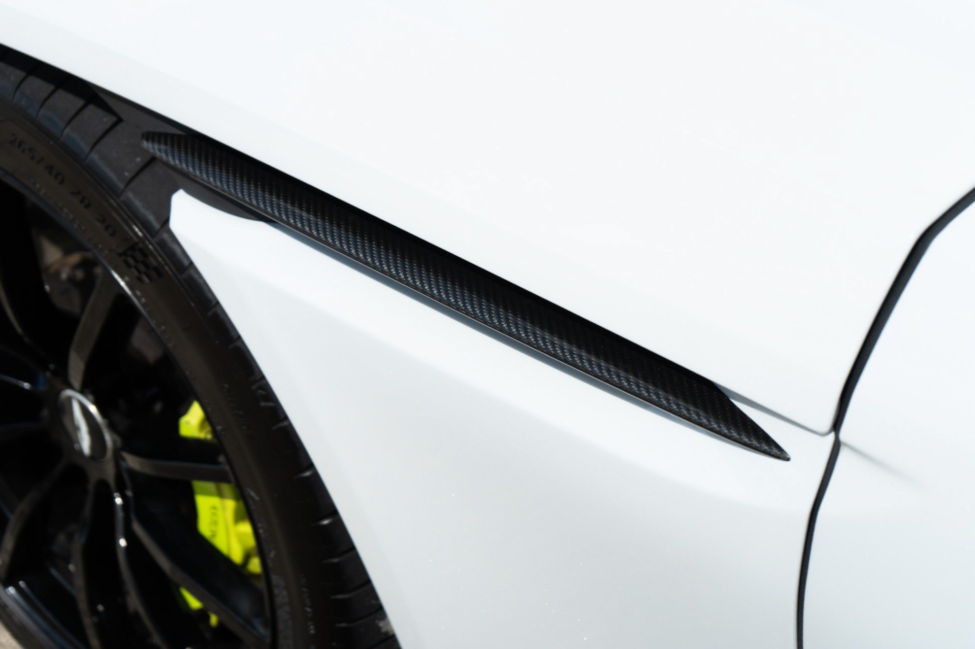 Used 2019 Aston Martin DB11 AMR RWD image 29