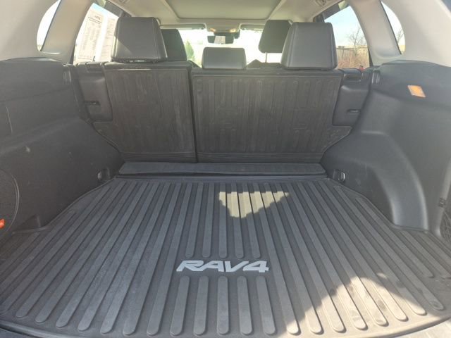 Used 2020 Toyota RAV4 Limited image 11