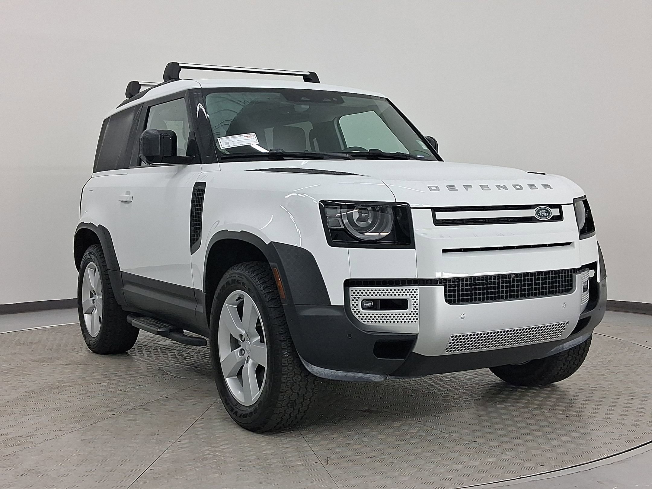 Used 2025 Land Rover Defender 90 S image 7