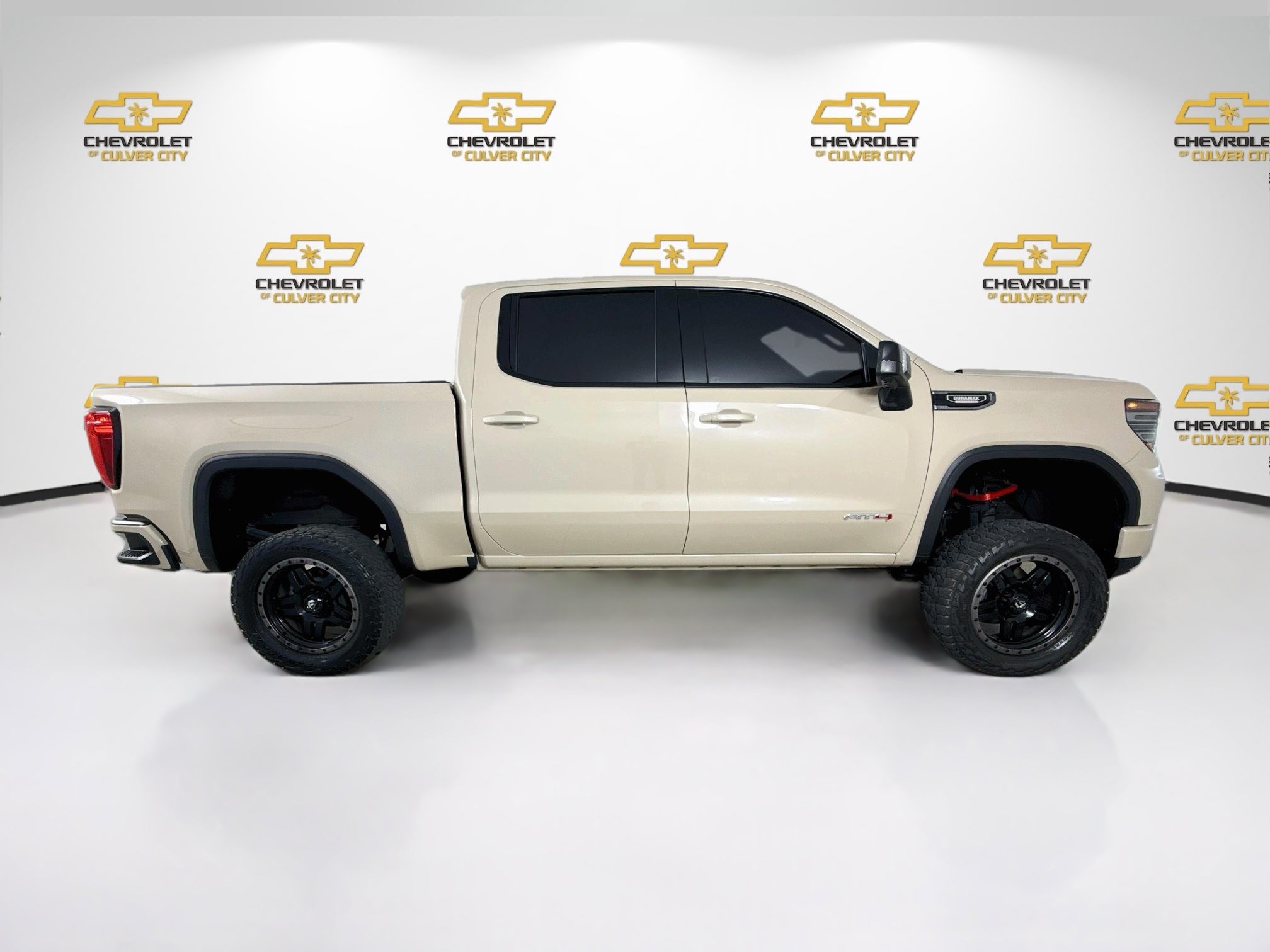 Used 2023 GMC Sierra 1500 AT4 w/ Technology Package AWD/4WD image 29