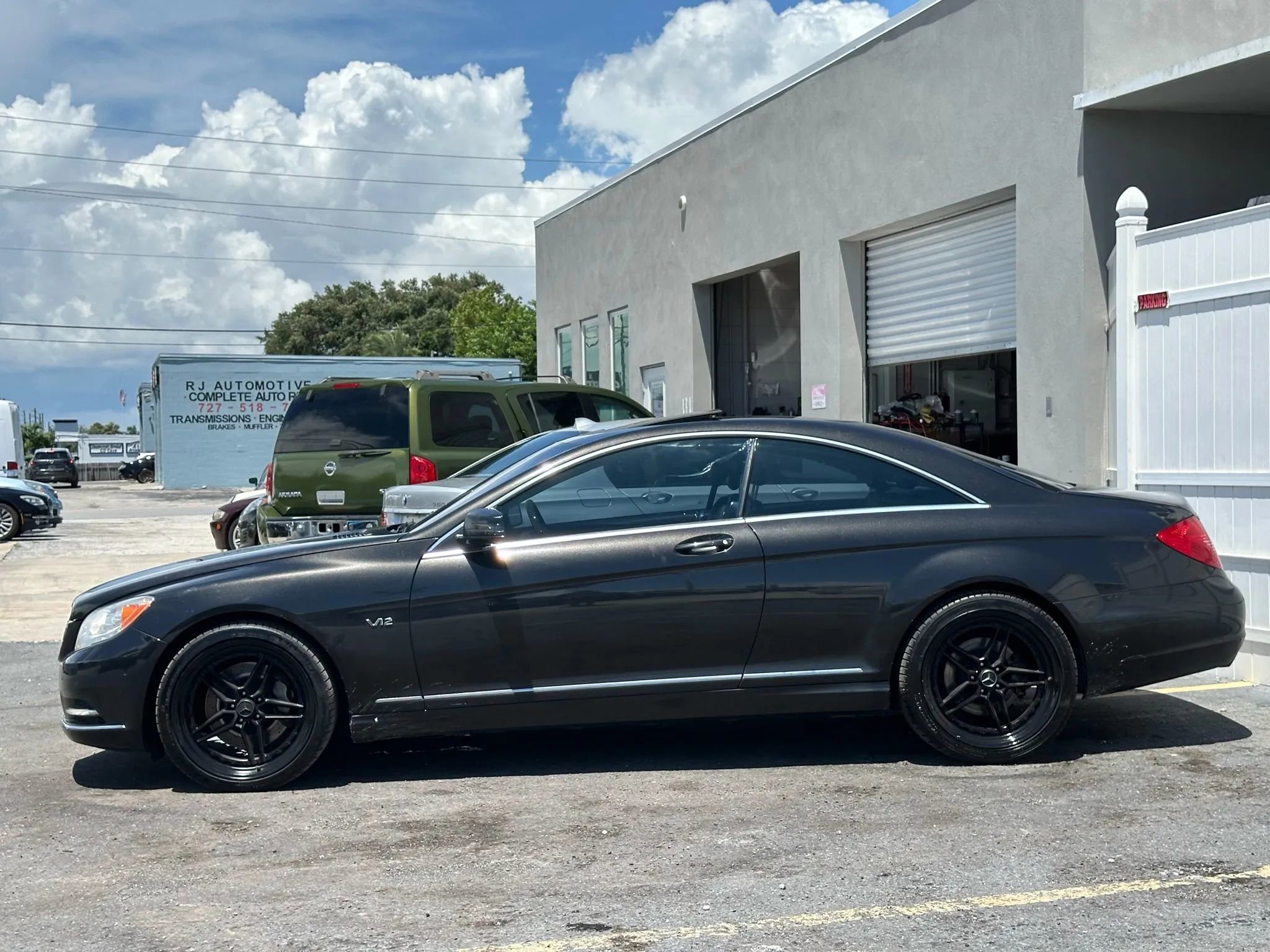 Used 2011 Mercedes-Benz CL 600 image 2