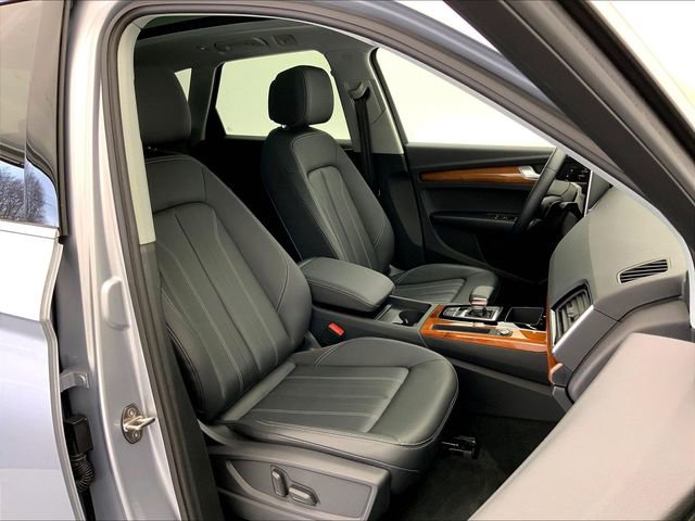 Certified 2023 Audi Q5 2.0T Premium w/ Convenience Package image 7