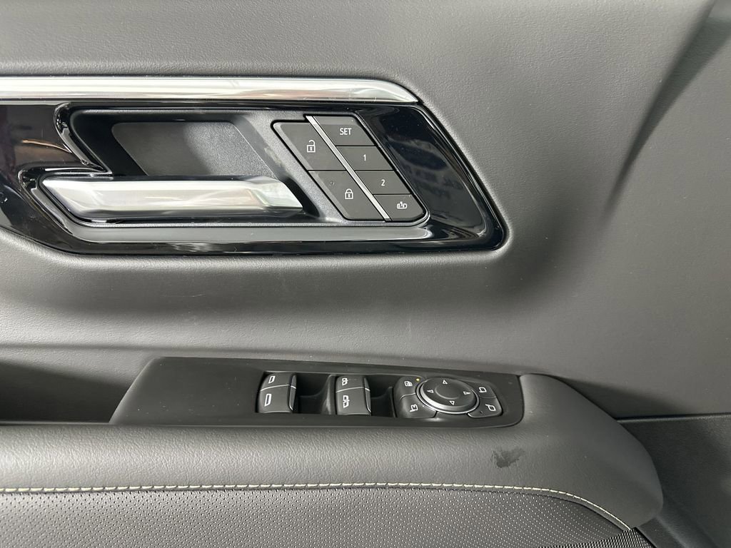 New 2026 Chevrolet Suburban Premier image 23