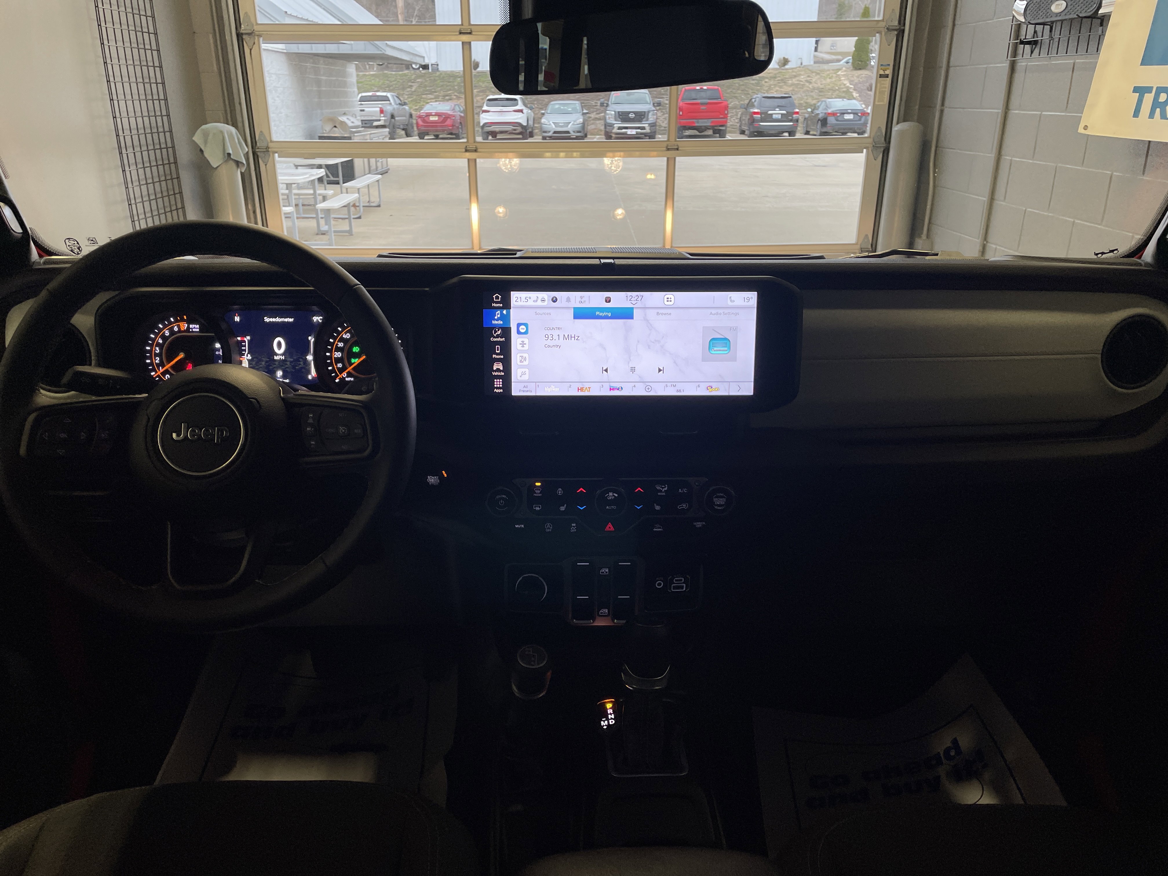 Used 2025 Jeep Gladiator Sport image 25