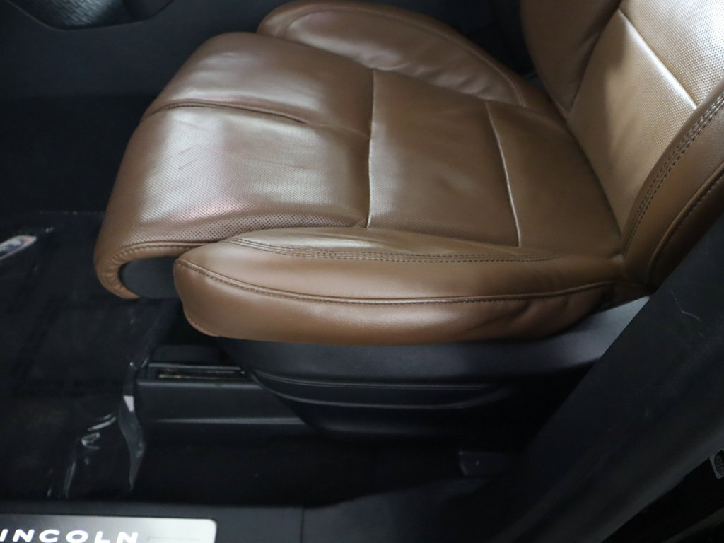 Used 2023 Lincoln Aviator Grand Touring w/ Equipment Group 301A AWD/4WD image 34