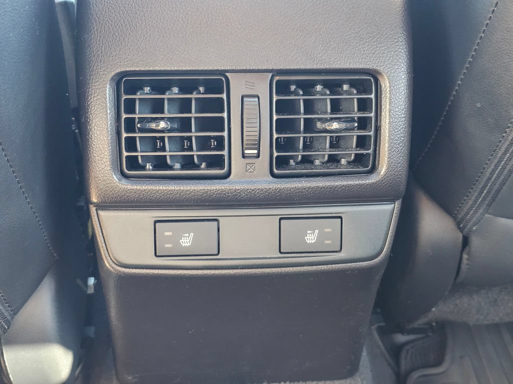 Used 2017 Subaru Legacy 3.6R Limited AWD/4WD image 17
