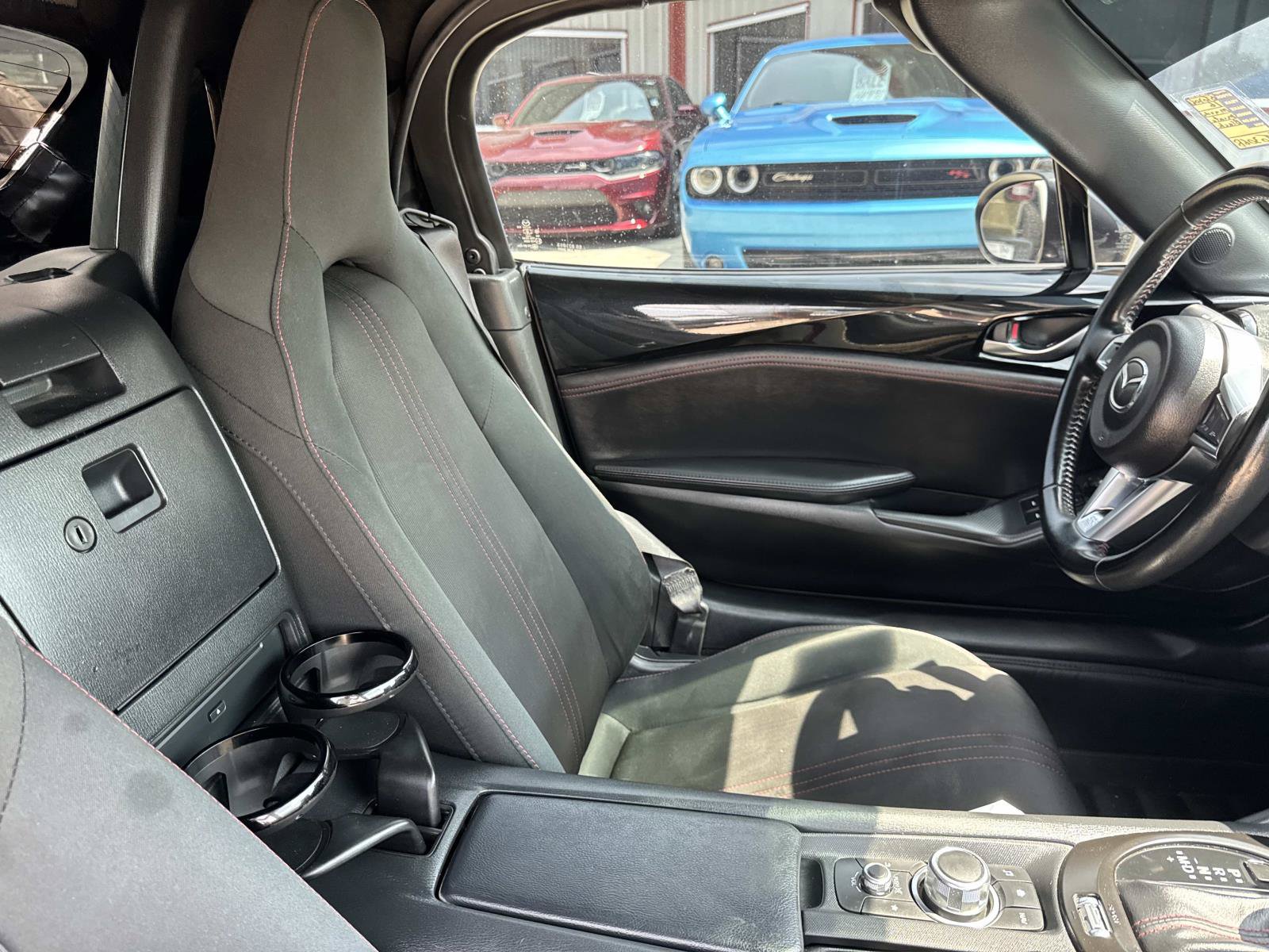 Used 2016 MAZDA MX-5 Miata Club RWD image 9