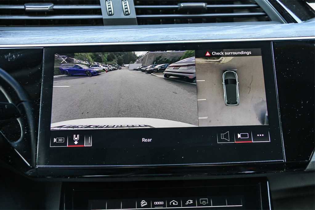 Used 2022 Audi e-tron Premium w/ Convenience Plus Package image 23