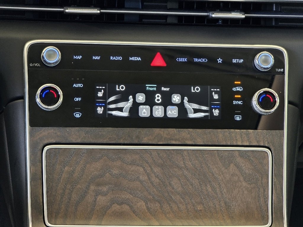 Used 2025 Genesis GV80 2.5T Prestige image 19