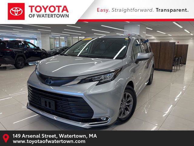 Certified 2021 Toyota Sienna XLE w/ XLE Plus Package image 1