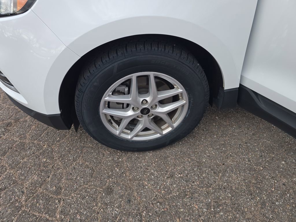 Used 2024 Ford Edge SEL image 26