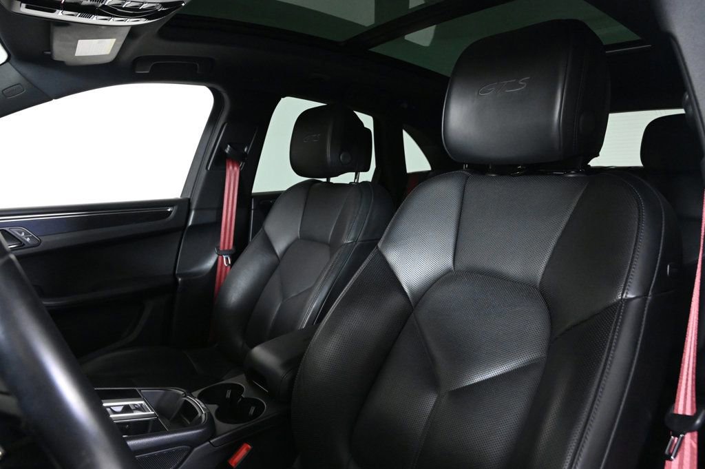 Certified 2022 Porsche Macan GTS image 5