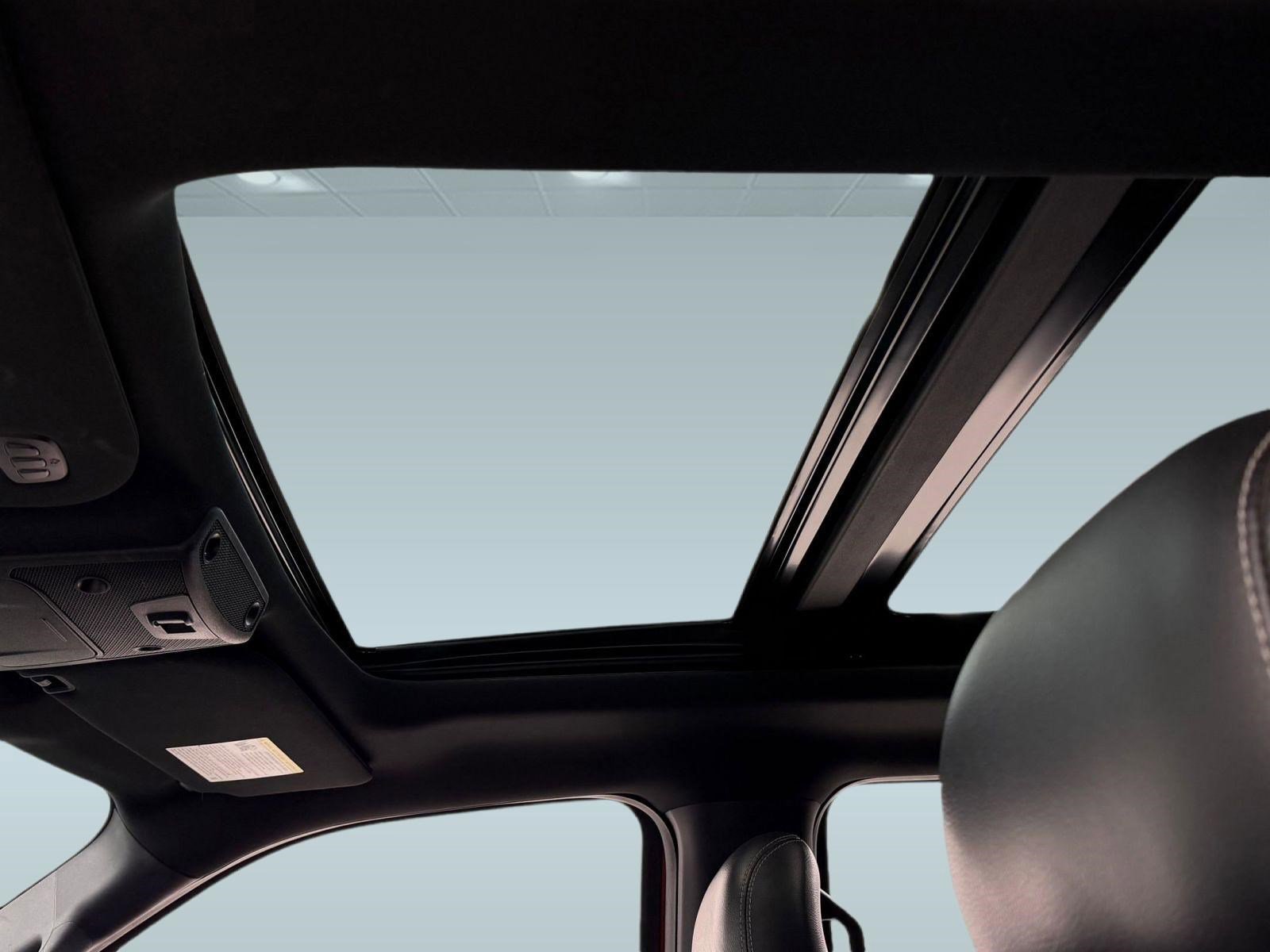 Used 2017 Ford F150 Lariat w/ Equipment Group 502A Luxury image 13