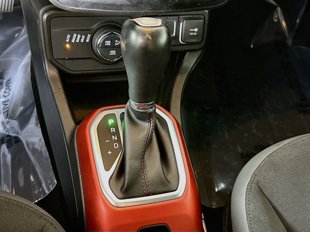Used 2019 Jeep Renegade Trailhawk w/ Cold Weather Group II AWD/4WD image 10