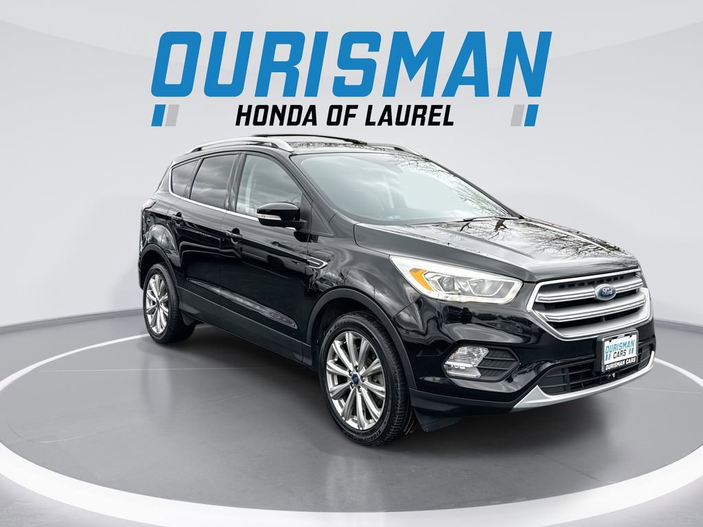 Used 2017 Ford Escape Titanium image 2