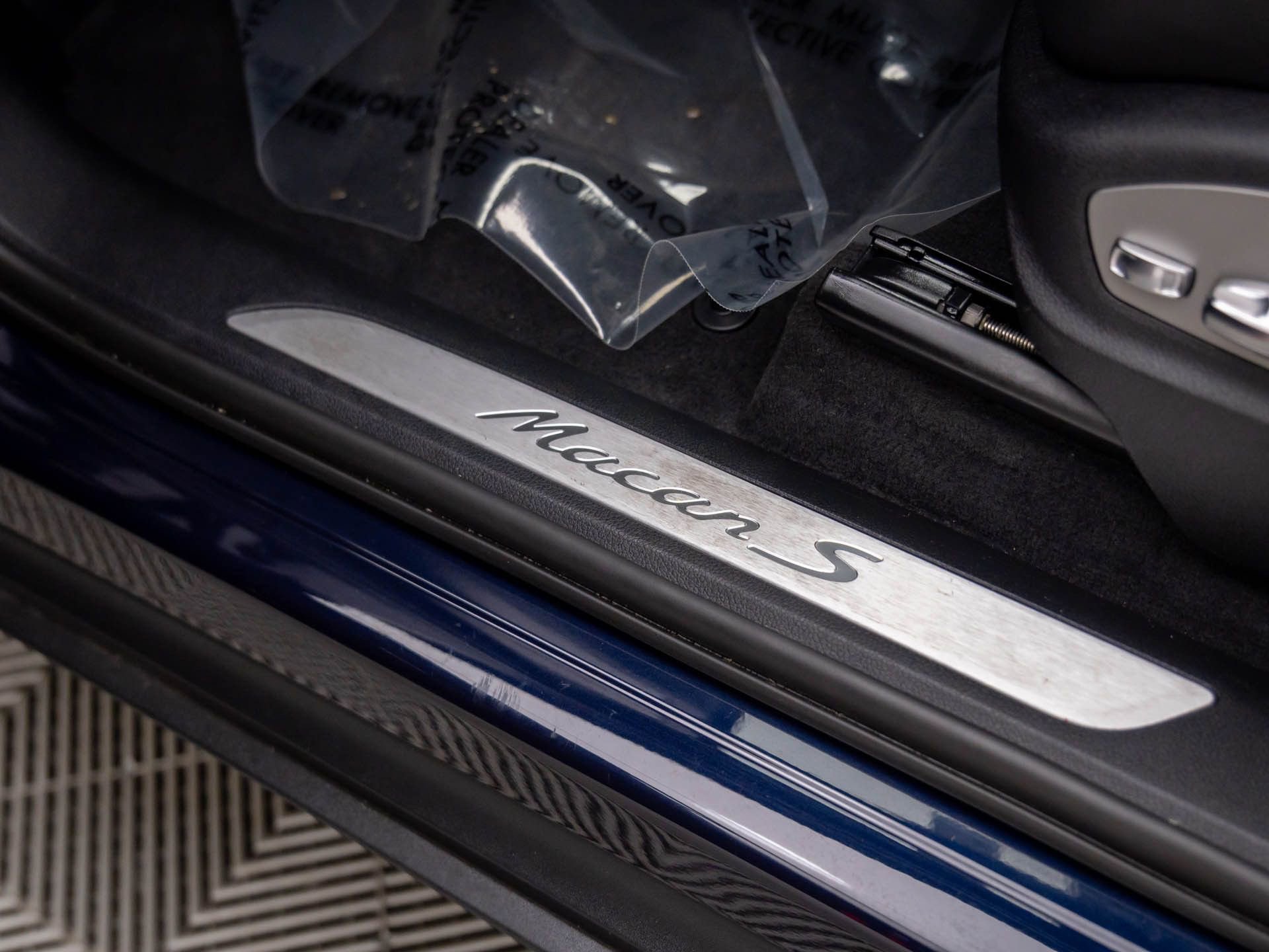 Certified 2022 Porsche Macan S image 16