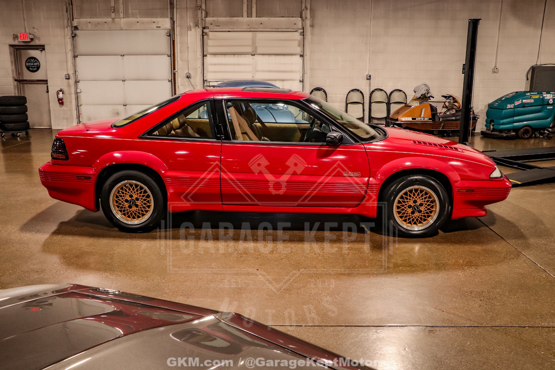 Used 1990 Pontiac Grand Prix SE FWD image 10