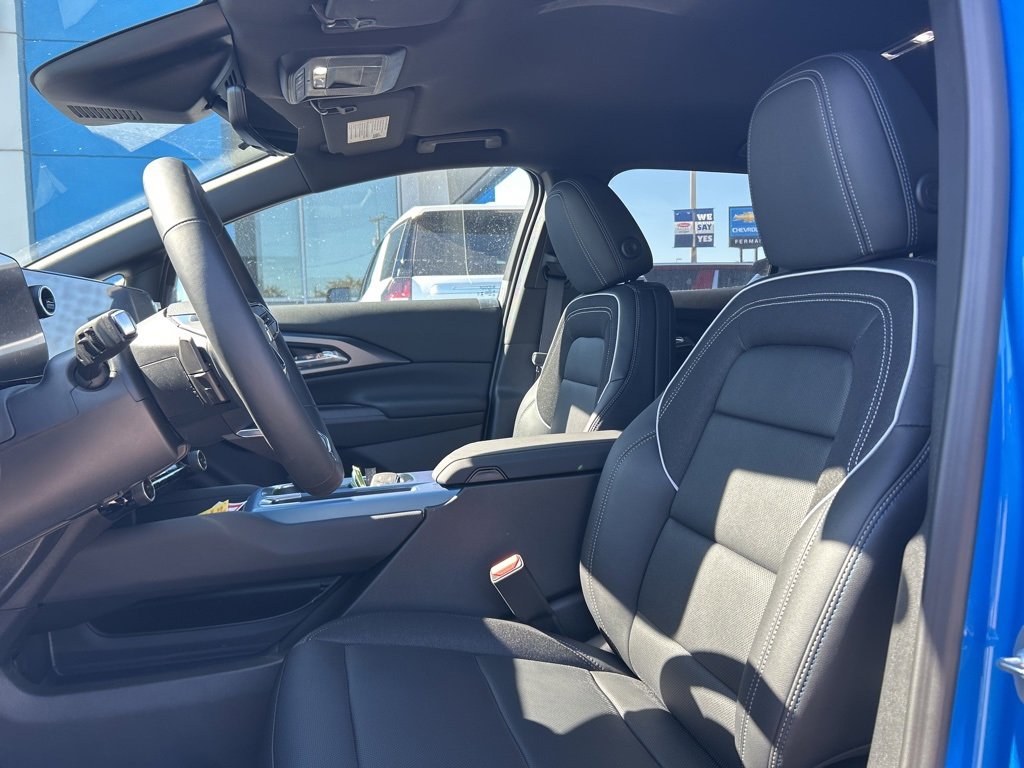 Used 2025 Chevrolet Equinox EV LT w/ Convenience Package II image 14